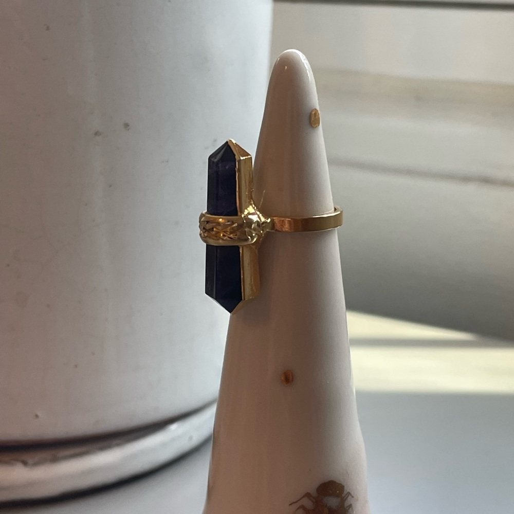 Robyn Rhodes amethyst statement ring - Picture 3 of 4